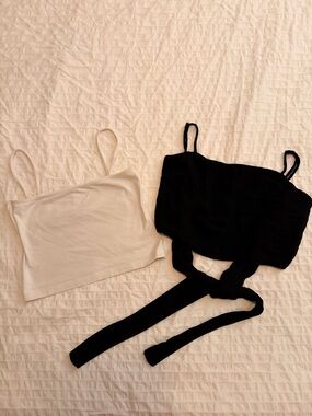 Brandy Melville Cropped Tank Duo - Black and White